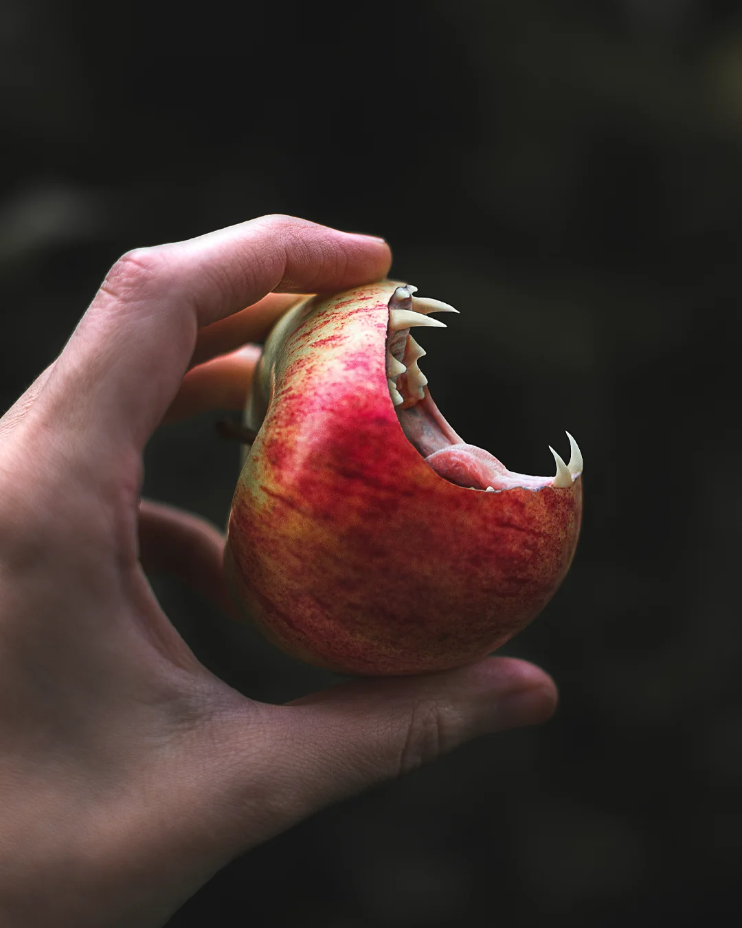 Bissiger Apfel